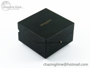 AUDEMARS PIGUET NEW GREEN WOODEN WATCH BOX AND PAPERS IMPORTANT NOTE